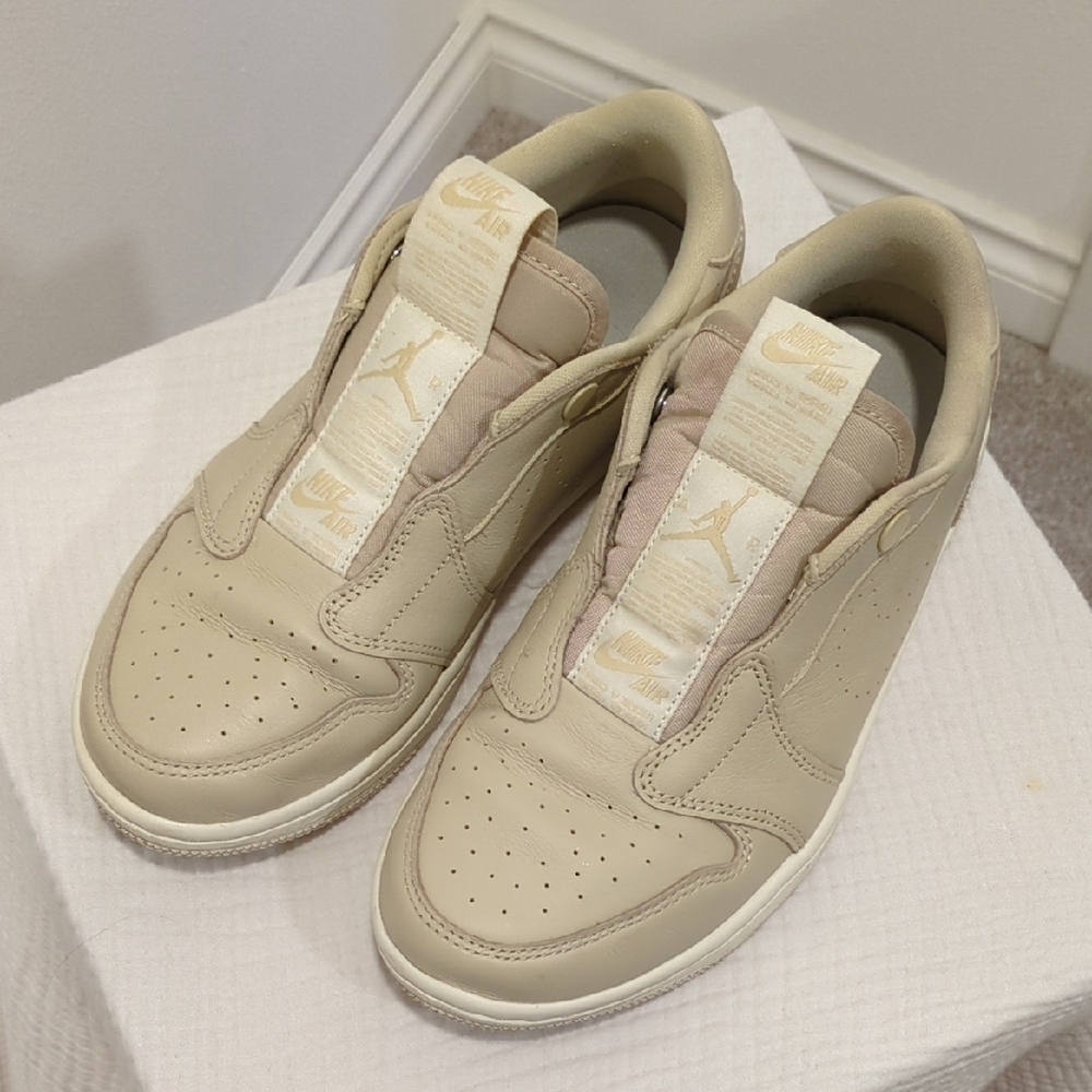 Nike Cream Low-Top Sneakers